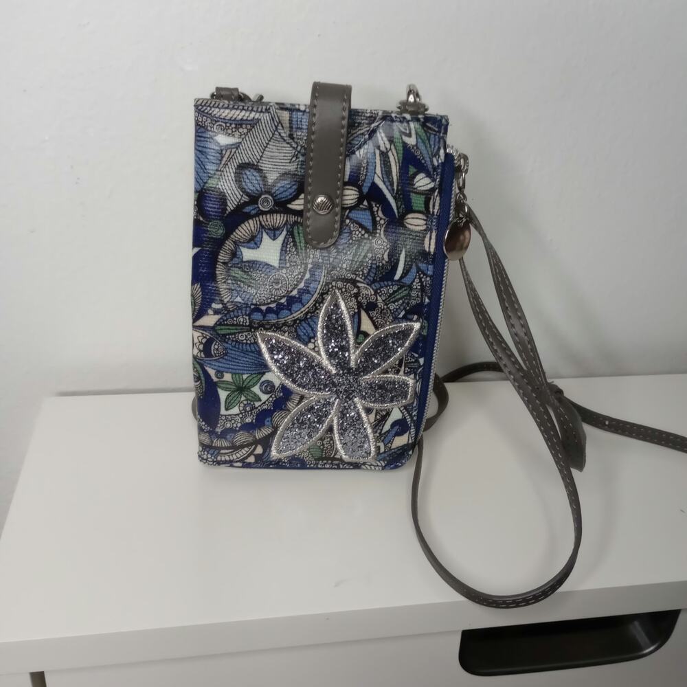 Sakroots Ella Womens Smartphone Sling Blue Steel Spirit Desert Phone Wristlet